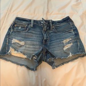 Size 6 American eagle shorts with lace pockets